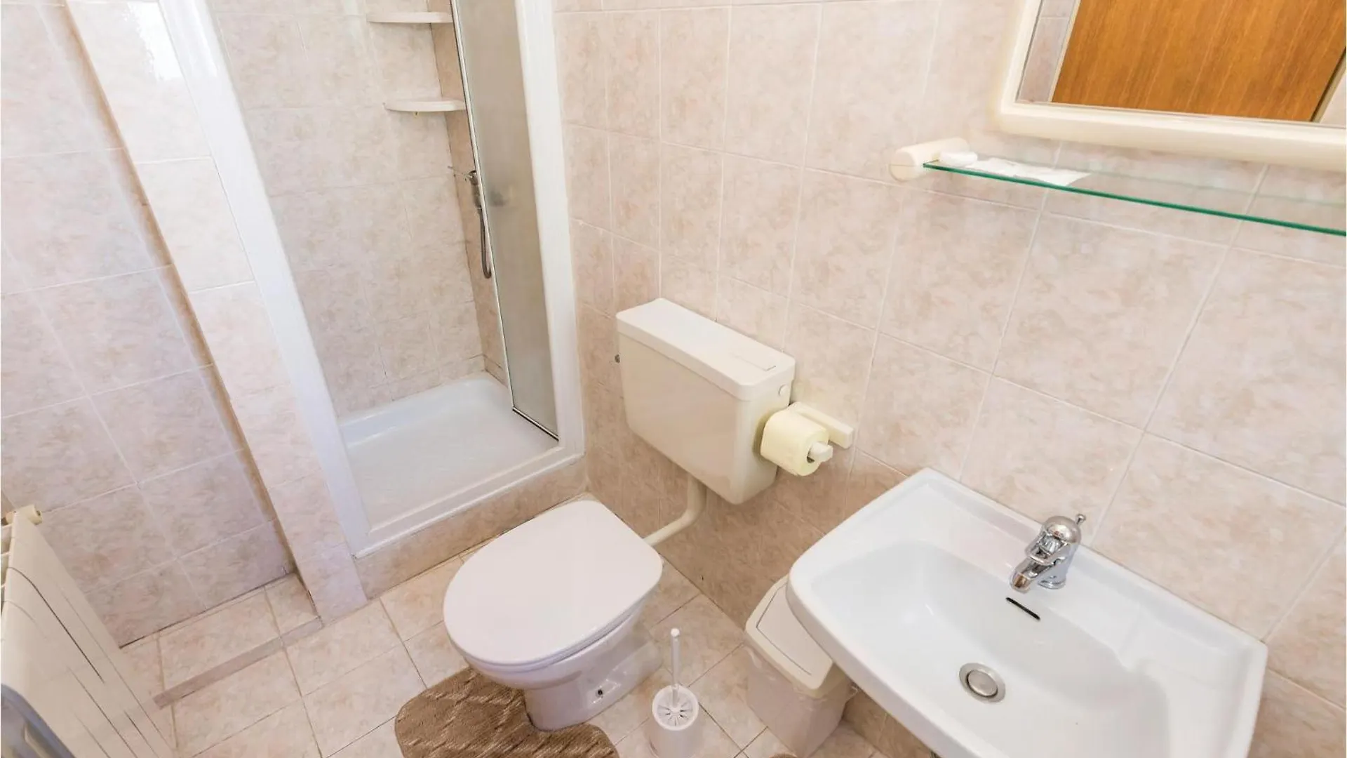 Lovely Apartment In Brsec With House Sea View