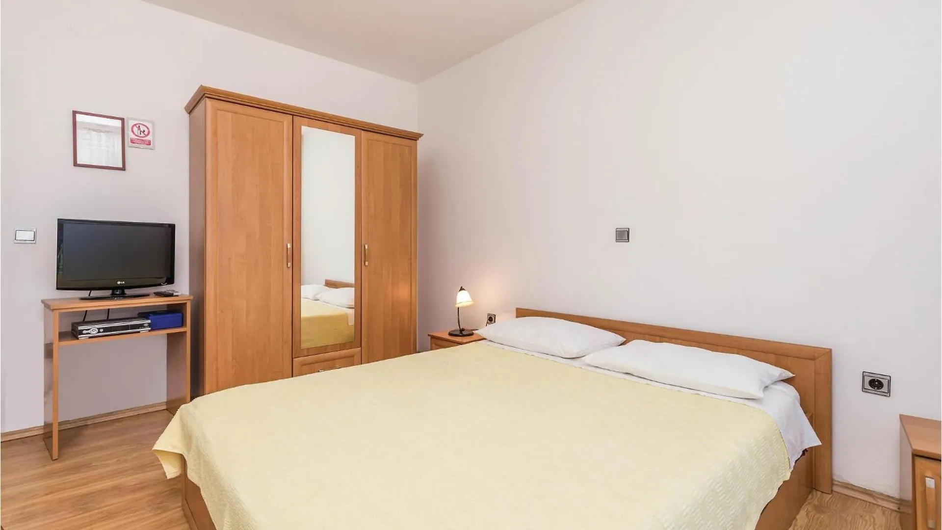 Lovely Apartment In Brsec With House Sea View 0*,